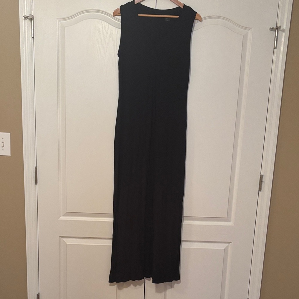 Tahari Sleeveless Black Maxi Dress - Classic Minimalist